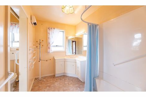 Photo of property in 19 Bourne Crescent, Papanui, Christchurch, 8053