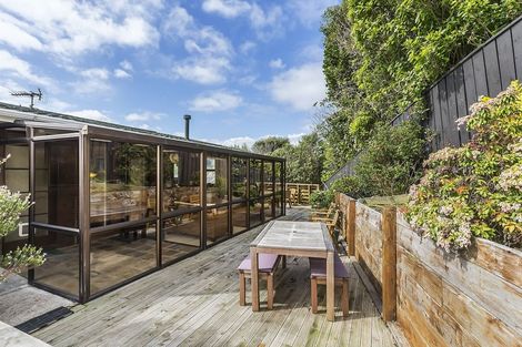 Photo of property in 27 Fyvie Avenue, Tawa, Wellington, 5028