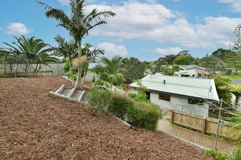Photo of property in 6 Maori Hut Road, Red Beach, 0932