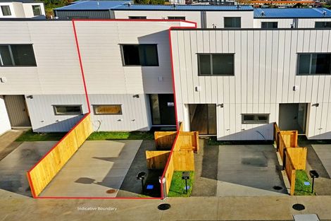 Photo of property in 15 Clay Works Lane, New Lynn, 0600