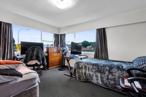 Photo of property in 4/194 Powderham Street, New Plymouth, 4310