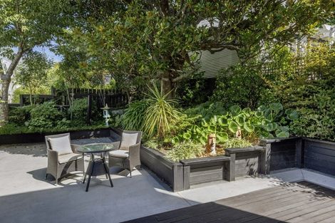 Photo of property in 15 Park Street, Thorndon, Wellington, 6011