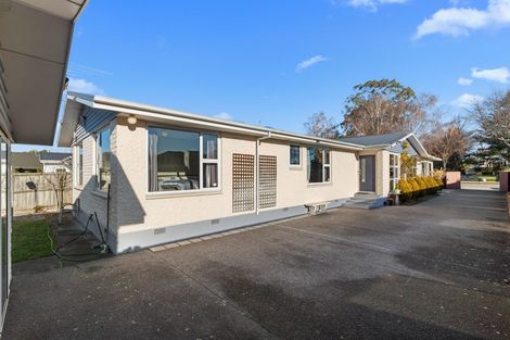 Photo of property in 424 Memorial Avenue, Burnside, Christchurch, 8053