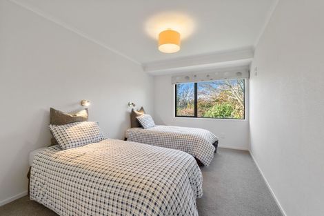 Photo of property in 64 Karina Road, Merrilands, New Plymouth, 4312