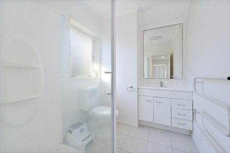 Photo of property in 48 San Marino Drive West, Henderson, Auckland, 0612