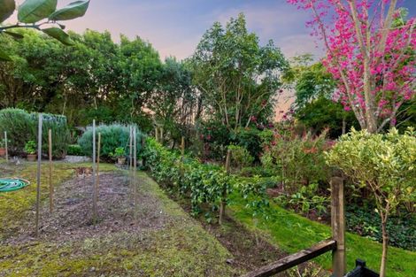 Photo of property in 4 Bateleur Close, Welcome Bay, Tauranga, 3112