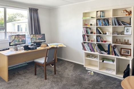 Photo of property in 13 Augustus Street, Carterton, 5713