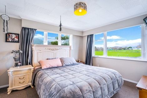 Photo of property in 10 Whitley Avenue, Ebdentown, Upper Hutt, 5018