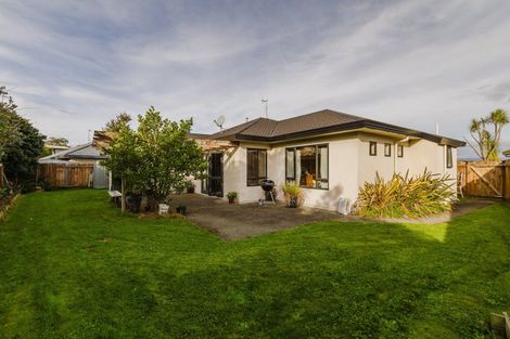 Photo of property in 15 Aspen Way, Kelvin Grove, Palmerston North, 4414