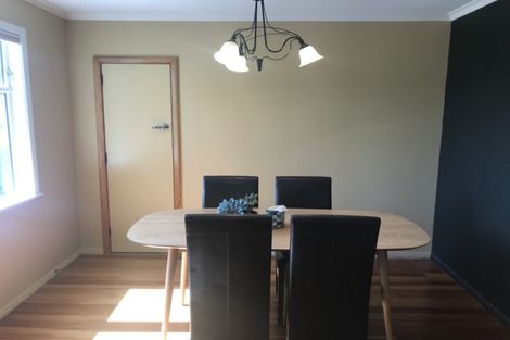 Photo of property in 60 Taylor Terrace, Tawa, Wellington, 5028