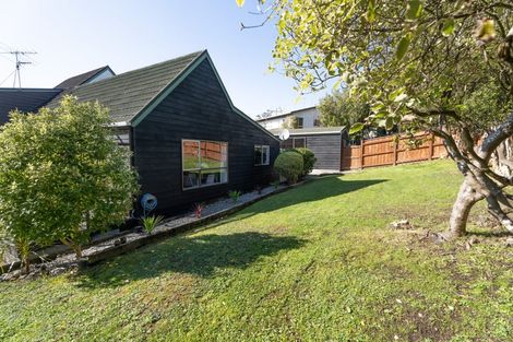 Photo of property in 2 Makatote Grove, Churton Park, Wellington, 6037