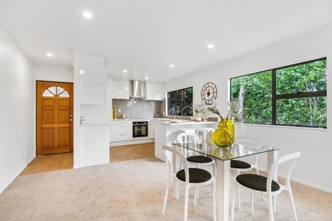 Photo of property in 2/73 Bond Crescent, Forrest Hill, Auckland, 0620