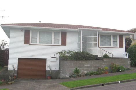 Photo of property in 5 Summit Road, Fairfield, Lower Hutt, 5011