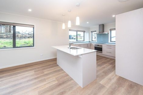 Photo of property in 32 Tirimoana Place, Otamatea, Whanganui, 4501