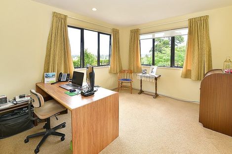 Photo of property in 15 Koraha Road, Kumeu, 0892