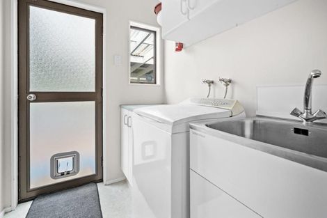 Photo of property in 19e Kenmore Street, Westown, New Plymouth, 4310