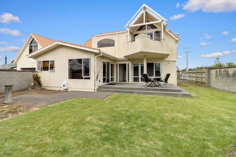 Photo of property in 88 Domett Street, Opunake, 4616