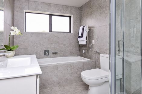 Photo of property in 80b Millbrook Road, Henderson, Auckland, 0612