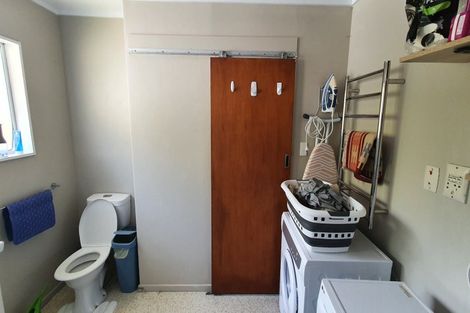 Photo of property in 10 Middlesex Place, Northland, Wellington, 6012