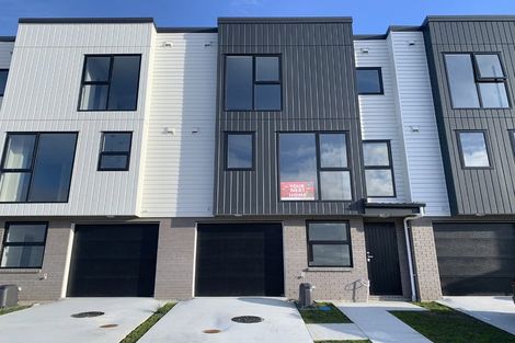 Photo of property in 17 Paina Crescent, Massey, Auckland, 0614