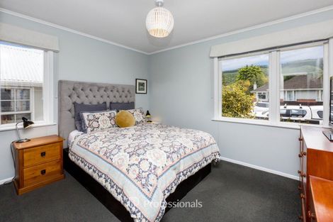 Photo of property in 35 Whirinaki Crescent, Heretaunga, Upper Hutt, 5018
