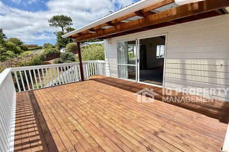 Photo of property in 1/452 Don Buck Road, Massey, Auckland, 0614
