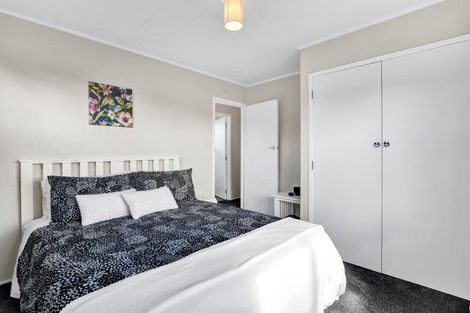 Photo of property in 15 Leon Place, Waitara, 4320