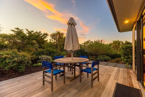 Photo of property in 4 Pateke Way, Paraparaumu Beach, Paraparaumu, 5032