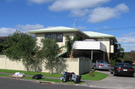 Photo of property in 2/47 Devon Road, Bucklands Beach, Auckland, 2012