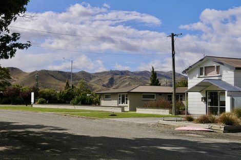 Photo of property in 85 Bledisloe Street, Kurow, 9435