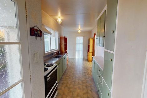 Photo of property in 6 Raglan Avenue, Cloverlea, Palmerston North, 4412