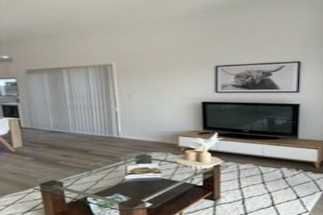 Photo of property in 29 Mataikokako Loop, Kawakawa Bay, Papakura, 2585