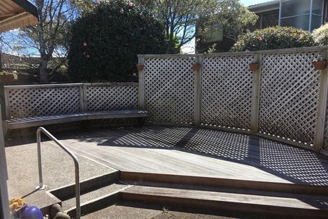 Photo of property in 10 Cumberland Street, Merrilands, New Plymouth, 4312