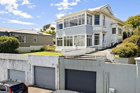 Photo of property in 49 The Crescent, Roseneath, Wellington, 6011