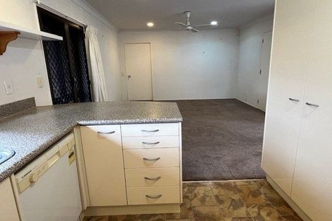 Photo of property in 2/31 Crescent Hills Court, Northpark, Auckland, 2013