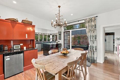 Photo of property in 17 Heaton Rhodes Place, Cashmere, Christchurch, 8022