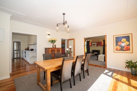 Photo of property in 24 Fraser Court, Roslyn, Palmerston North, 4414