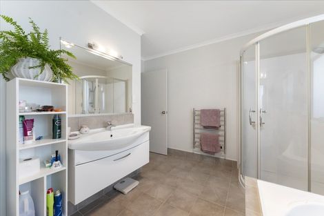 Photo of property in 6 Corbin Court, Ohau, Levin, 5570