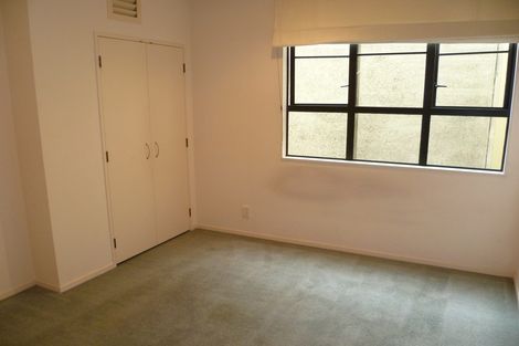 Photo of property in Maddison Apartments, 2/6f Queen Street, Palmerston North, 4410