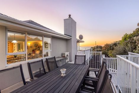 Photo of property in 8 Ara Kuaka, Waikanae Beach, Waikanae, 5036