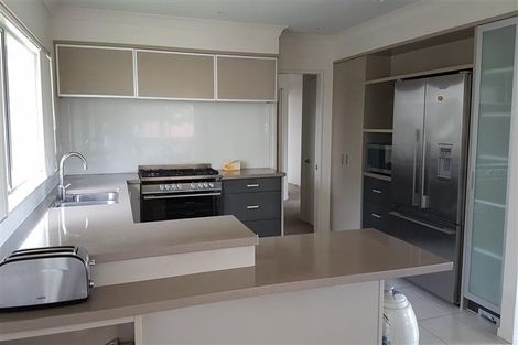 Photo of property in 15 Oak View Terrace, Schnapper Rock, Auckland, 0632
