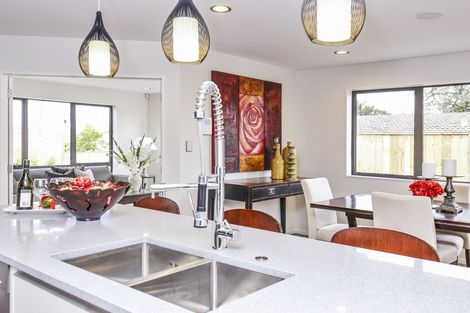 Photo of property in 80b Millbrook Road, Henderson, Auckland, 0612