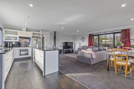 Photo of property in 15a Carthew Street, Okato, 4335