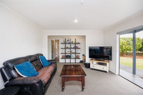 Photo of property in 25 Palliser Place, Milson, Palmerston North, 4414
