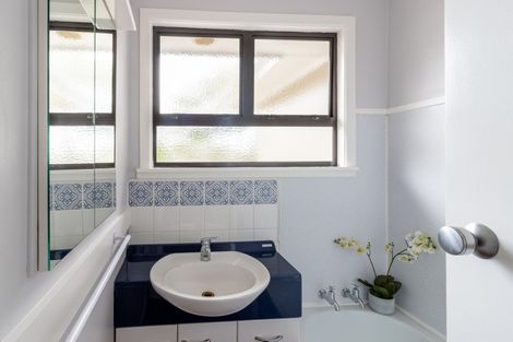 Photo of property in 140 Pembroke Street, Westown, New Plymouth, 4310