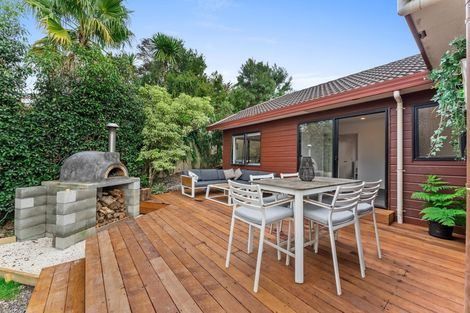 Photo of property in 10 Ballini Rise, West Harbour, Auckland, 0618