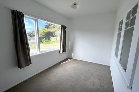 Photo of property in 2 Milne Terrace, Island Bay, Wellington, 6023