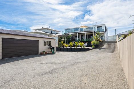 Photo of property in 8 Roore Street, Foxton Beach, Foxton, 4815