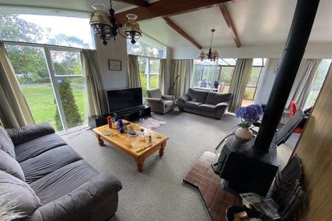 Photo of property in 96 Koraha Road, Kumeu, 0892