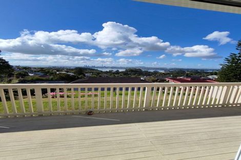 Photo of property in 14 Chelsea View Drive, Chatswood, Auckland, 0626
